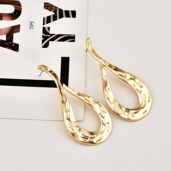 Boutique Brand Jewelry - Gold Drop Earrings